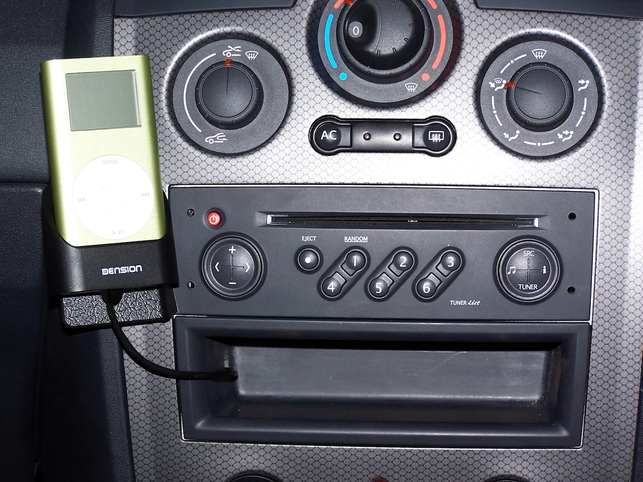 iPod mini in Renault Mégane